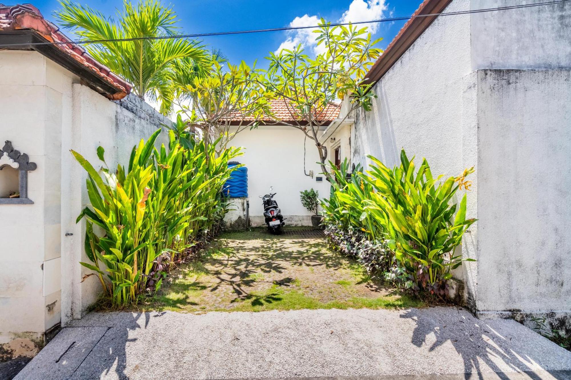 4-Bedroom Pool Villa Near Seminyak Center 외부 사진