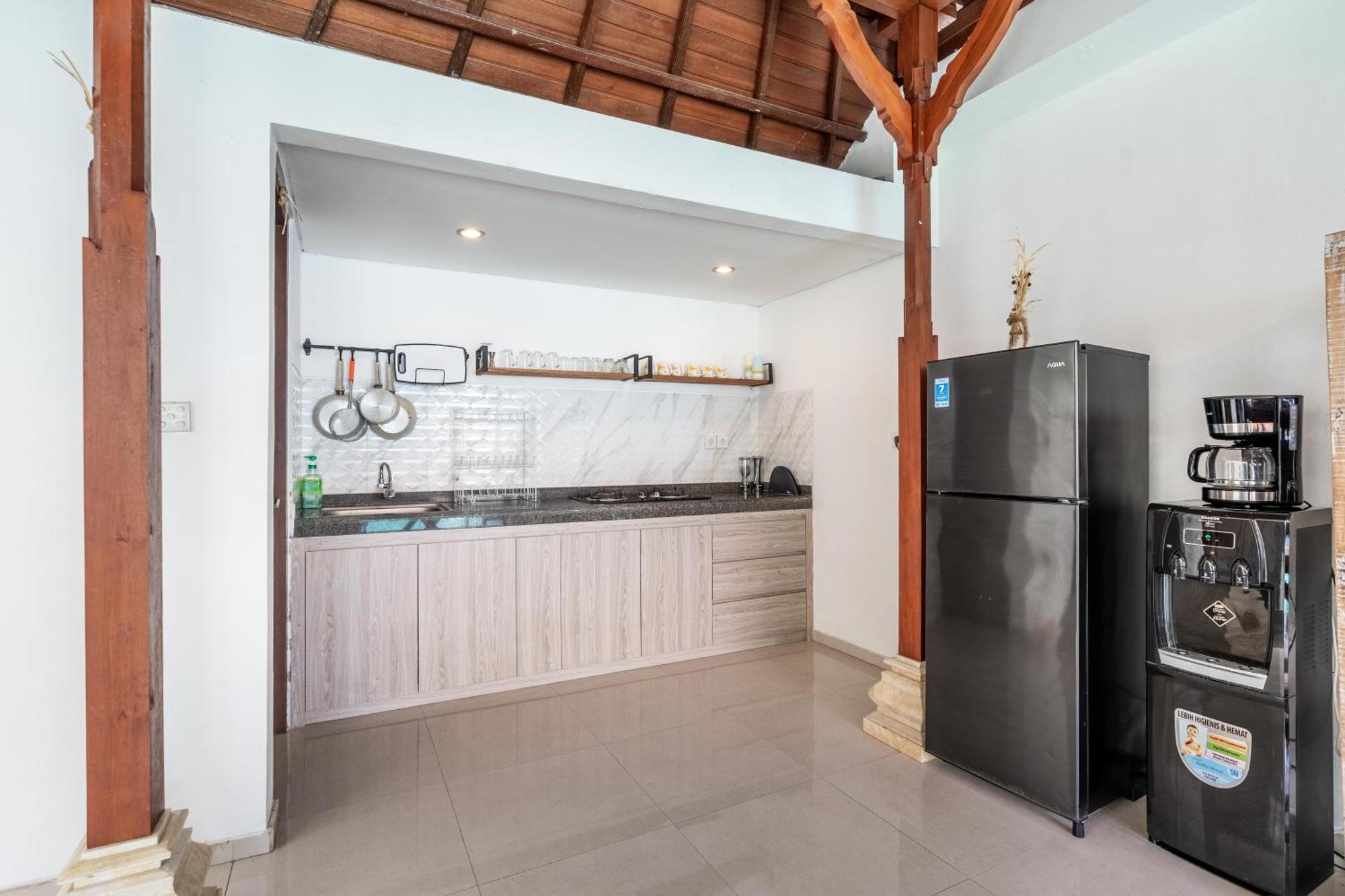 4-Bedroom Pool Villa Near Seminyak Center 외부 사진